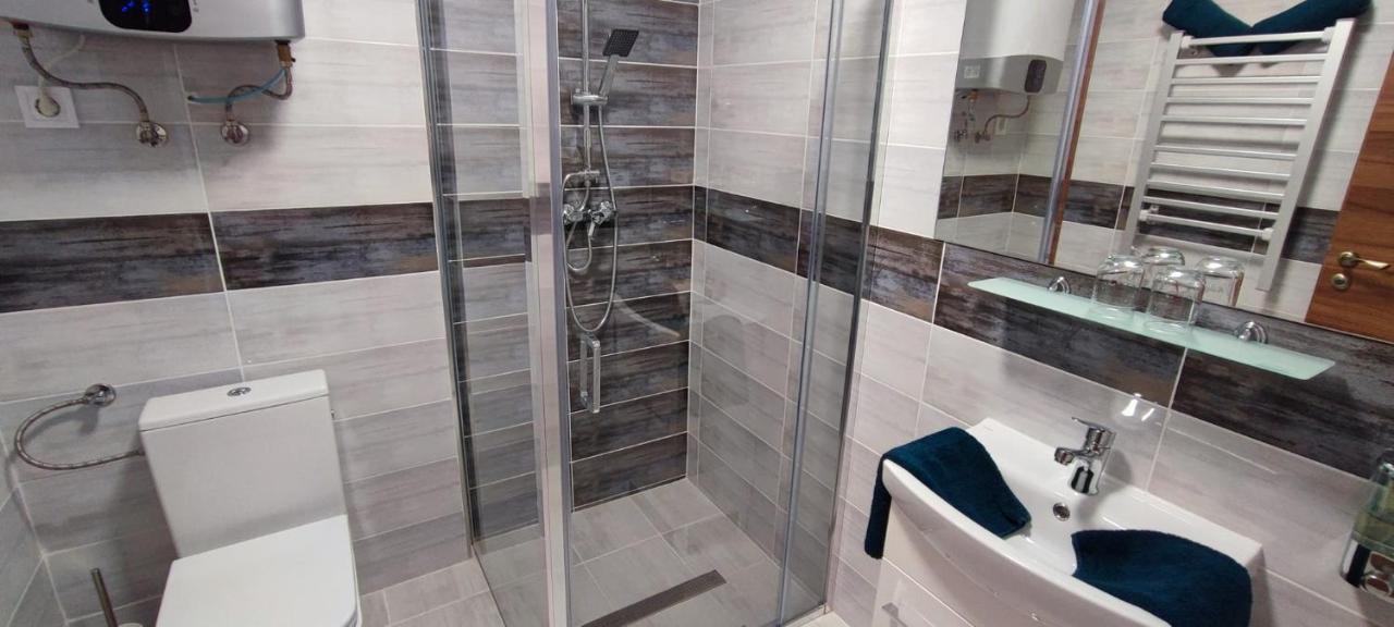 Danelis Hotel Edelény Екстериор снимка