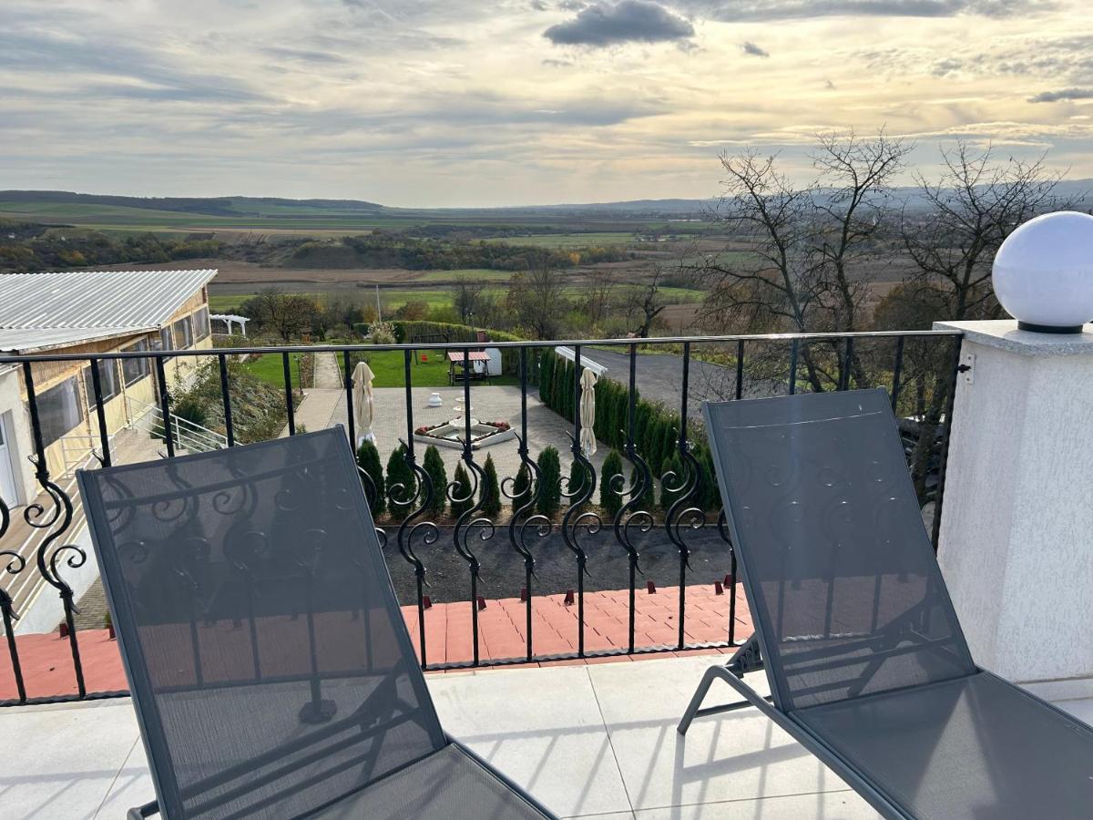 Danelis Hotel Edelény Екстериор снимка