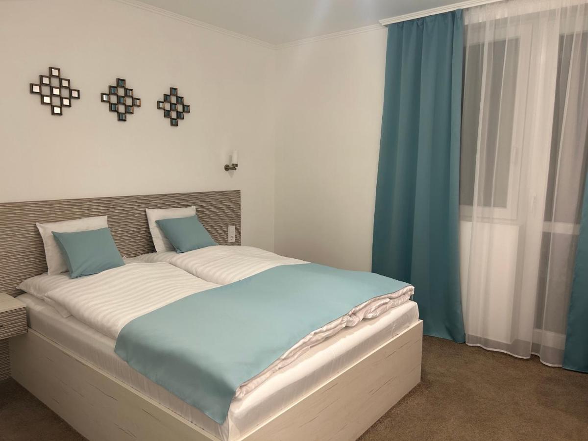 Danelis Hotel Edelény Екстериор снимка